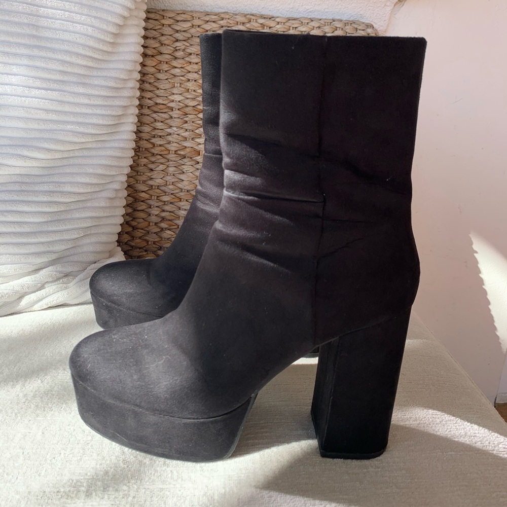 Platform black suede boots